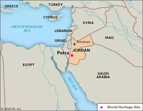پترا، شهری باستانی، مرکز یک پادشاهی عرب در دوران هلنیستی و رومی
